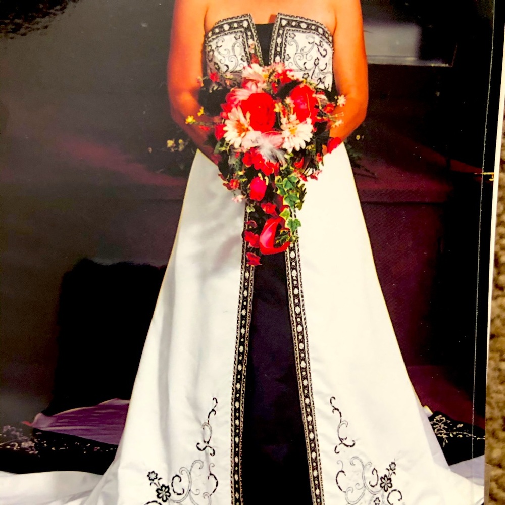 David’s Bridal, beautiful black, white, and silver